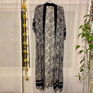 Maxi length Daisy Throw